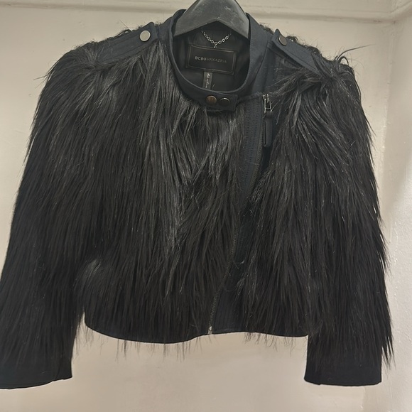 BCBG Max Azria fuzzy cropped jacketet - Picture 3 of 4